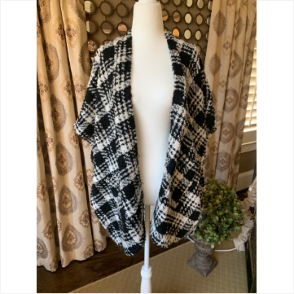 Stunning Black and White Plaid Cape
